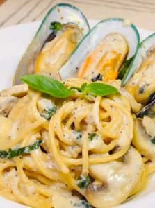White Sauce Mussels Pasta