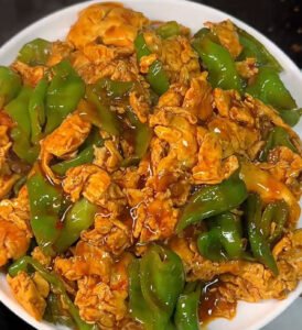 Stir-Fried Eggs with Green Peppers