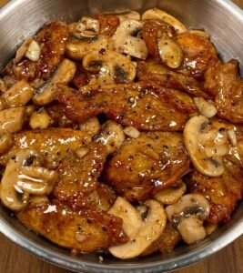 Stir-Fried Pork with Black Pepper and Mushrooms